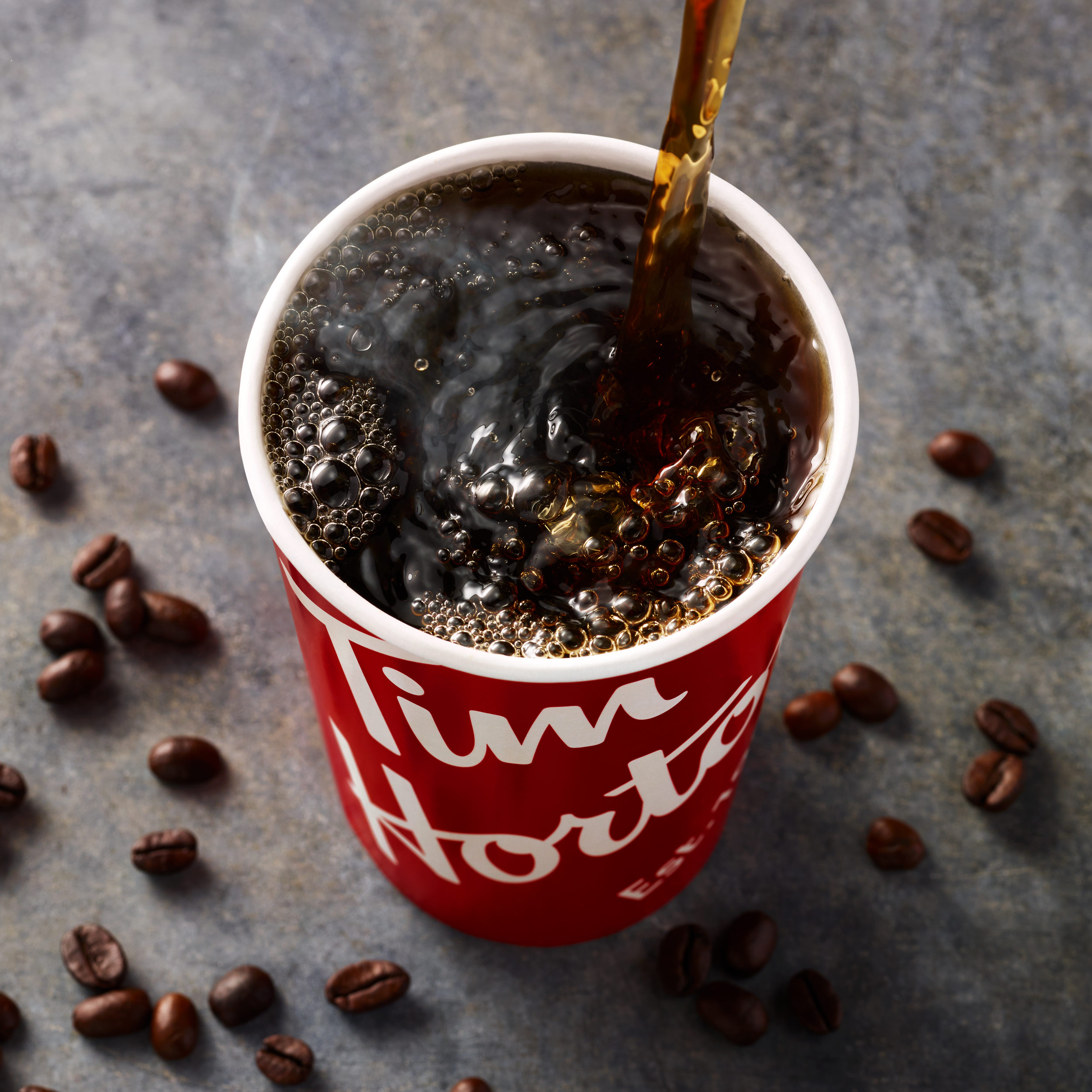 Annabelle_Breakey_Beverage_Photographer_Food_Photography_Tim_Hortons_Coffee_Pour